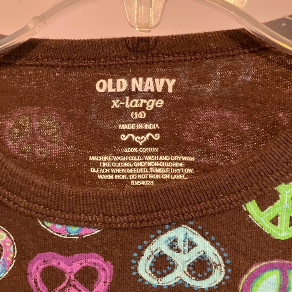 Old Navy Girl’s Long Sleeve T-Shirt, Size XL (14), Brown with 💙s and ☮️s